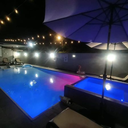 Aquaville Dorado Moderna A Studio 7 المظهر الخارجي الصورة